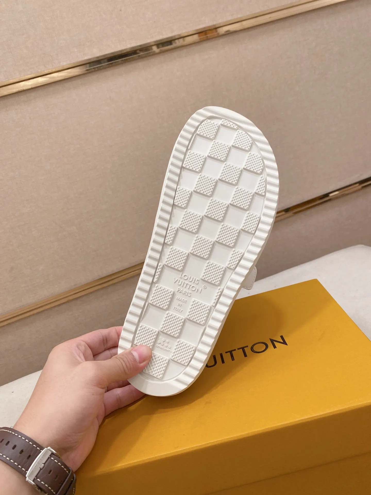 Men's shoes 💰: 360💰Made by LV🔍Top purchasing agents, men's spring and summer slippers are synchronized in the counters. The uppers are made of imported materials from Italy with logo graphics and high-quality craftsmanship. The soles: original soles specially provided by the original factory. The exclusive movable molded soles are super comfortable. Original goods follow the order, 🔍🔍high quality, you can enter and exit the counter at will. Welcome to compare, code number 38-44.